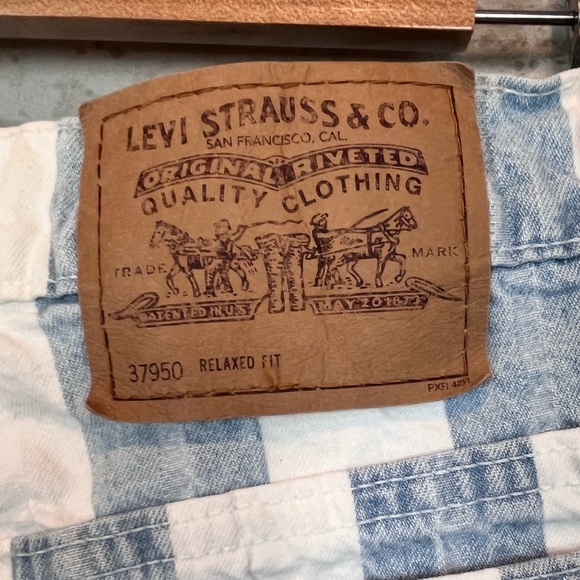 Vintage Womens Levi's 950 Relaxed Fit Blue White Stripd Shorts Sz 9 High Waisted - Picture 7 of 14